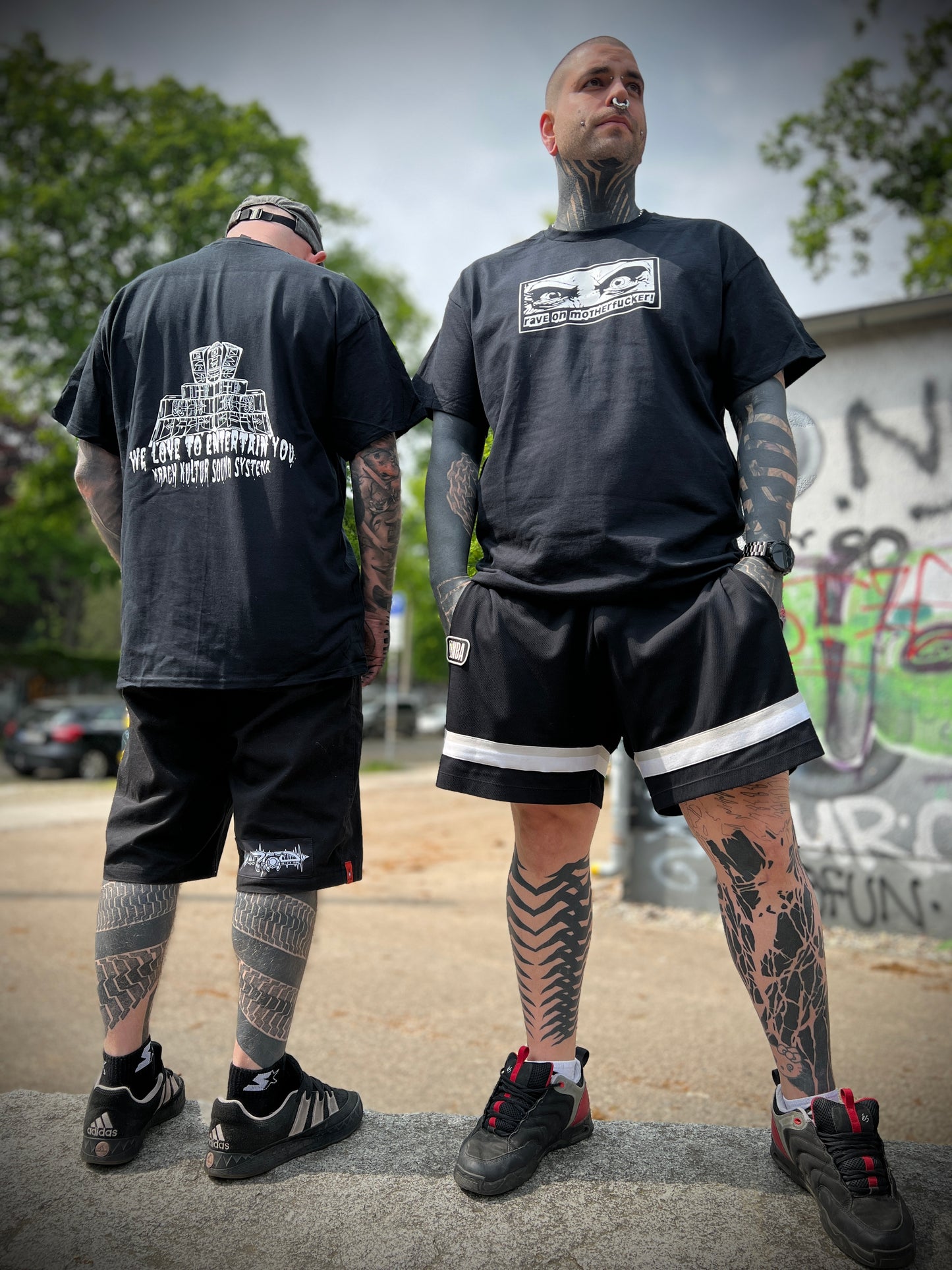 Krachkultur Shirt "love to entertain you"